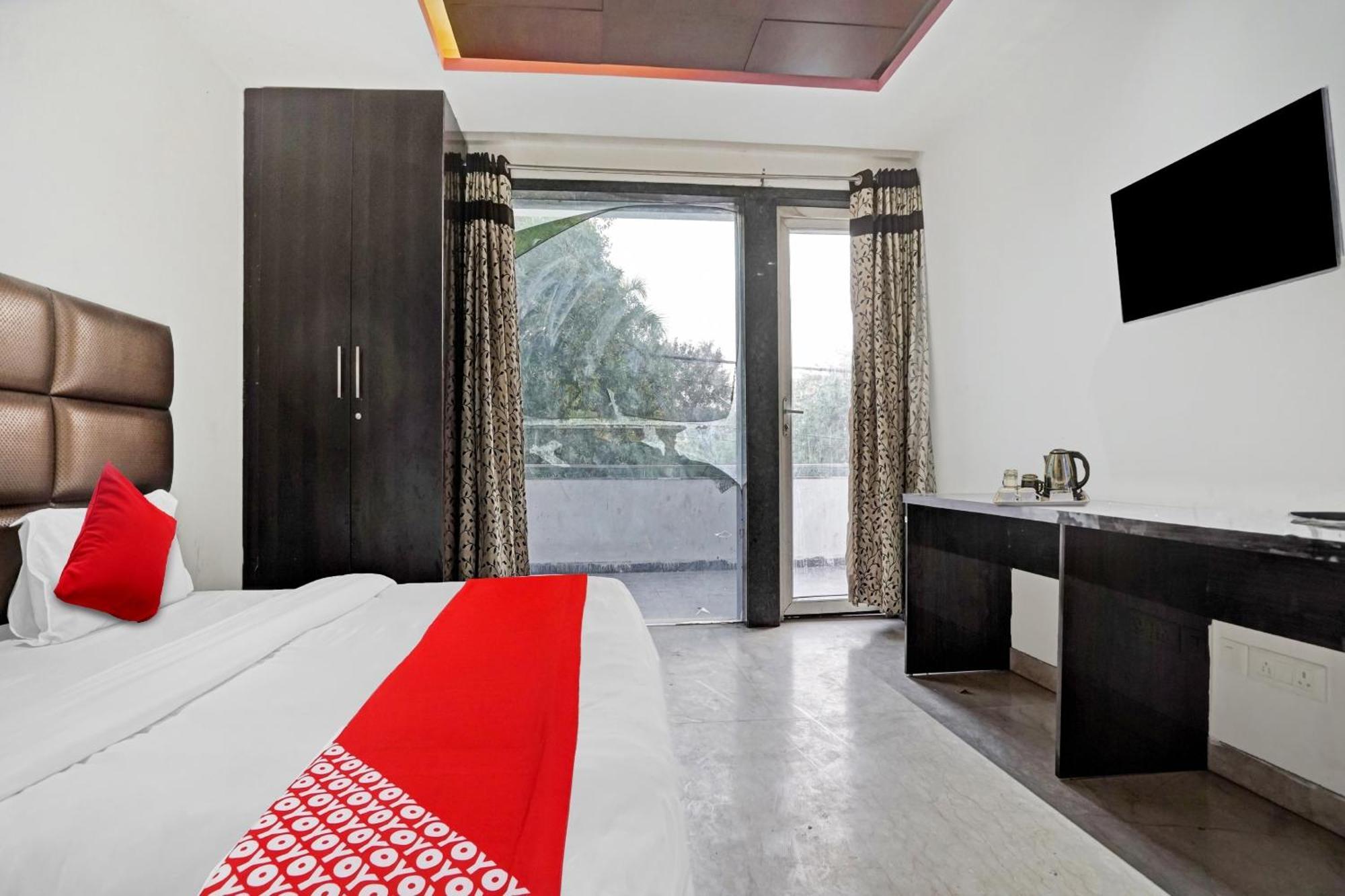 Hotel O South Galaxy Új-Delhi Kültér fotó